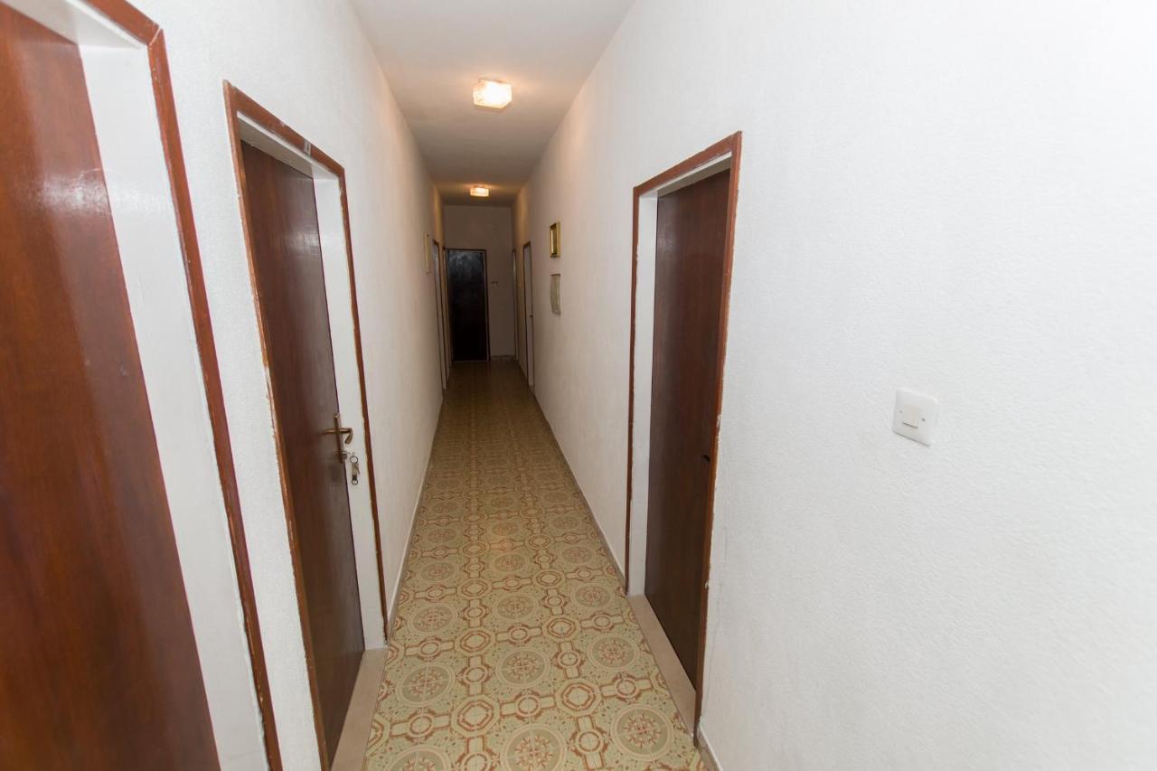 Near The Beach Apartments Jagodia Brela Exterior photo