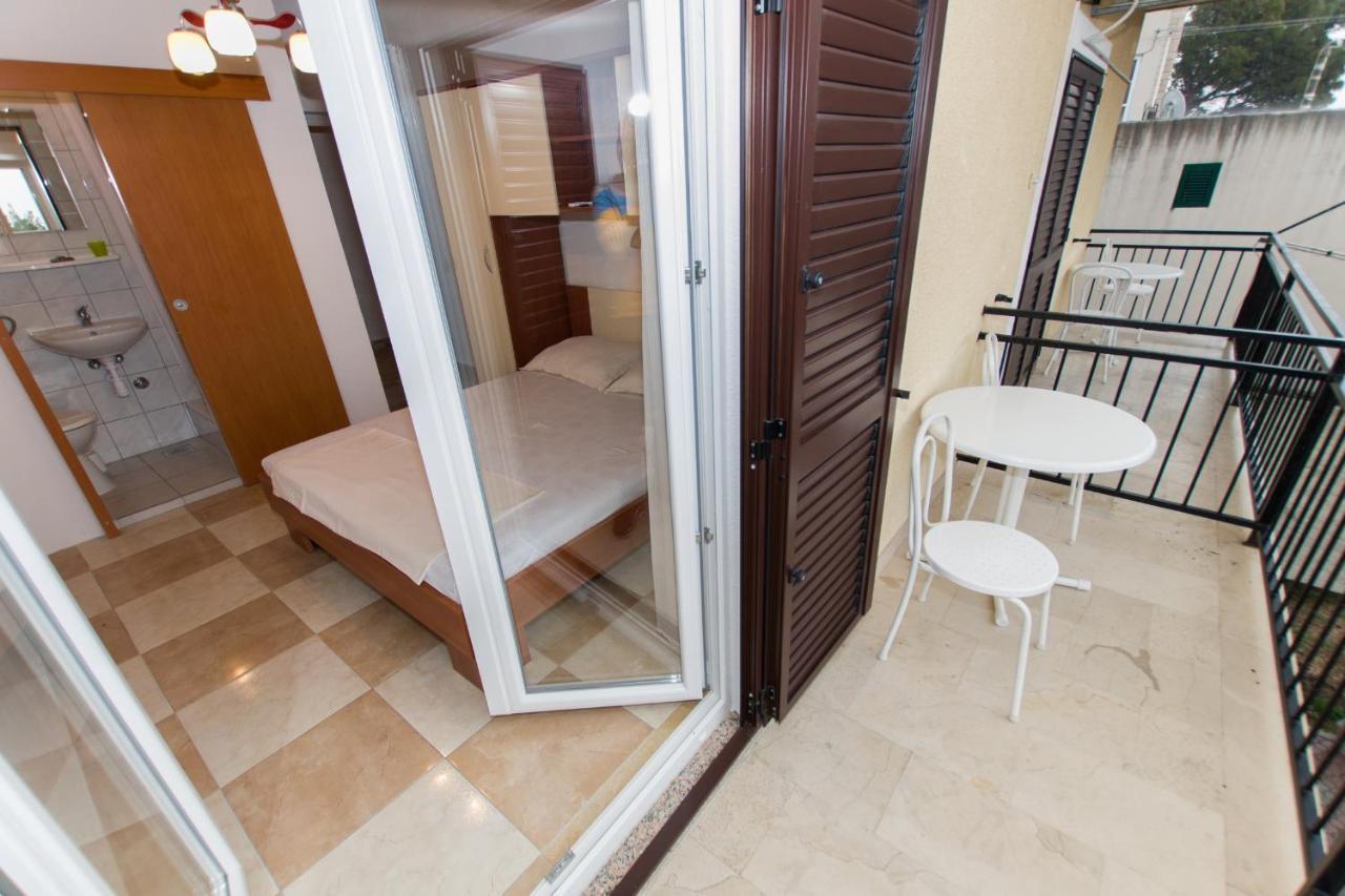 Near The Beach Apartments Jagodia Brela Exterior photo