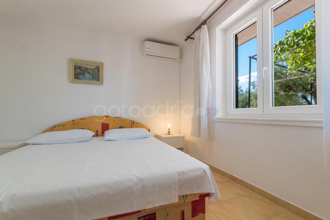 Near The Beach Apartments Jagodia Brela Exterior photo