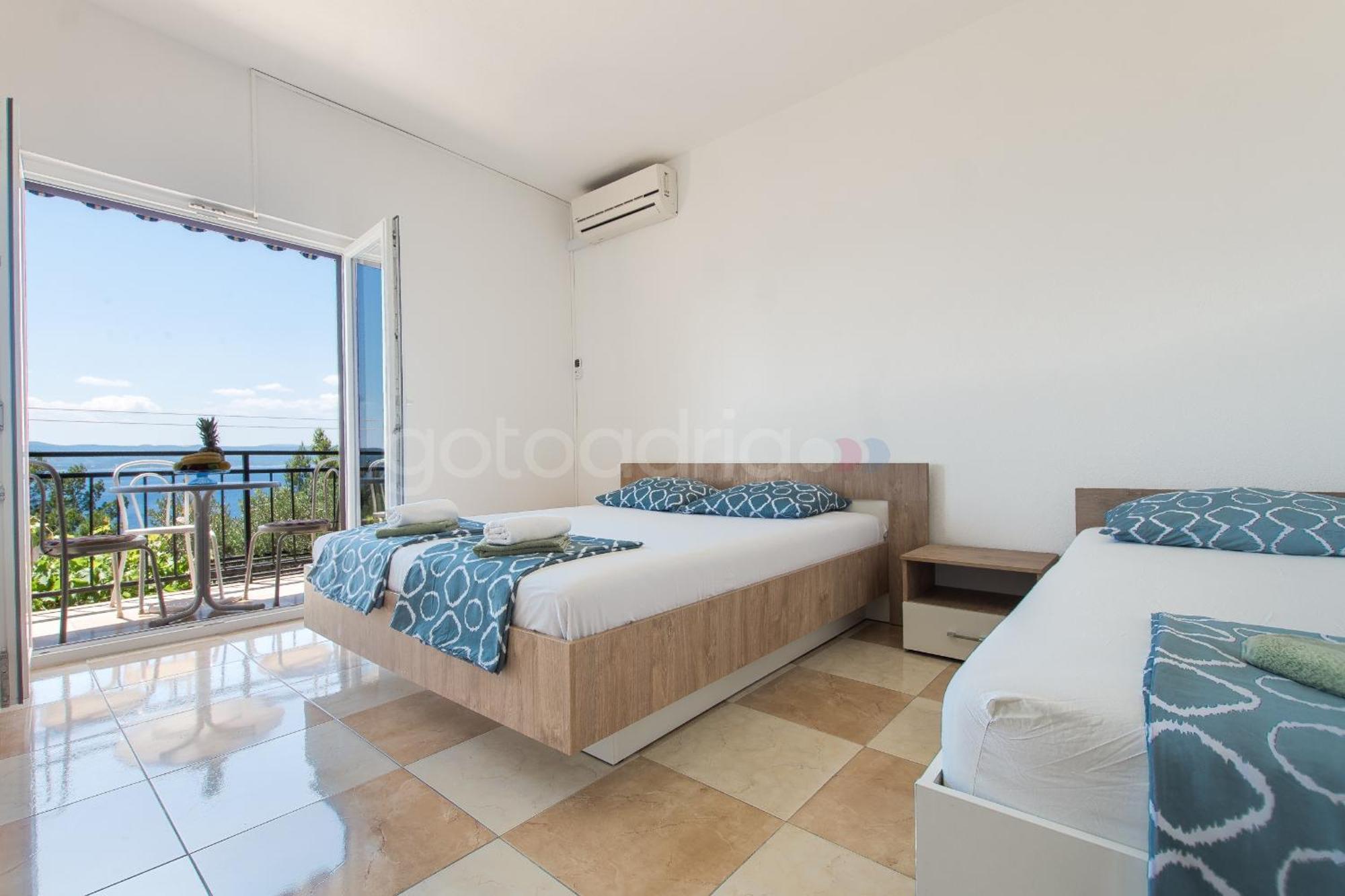 Near The Beach Apartments Jagodia Brela Exterior photo